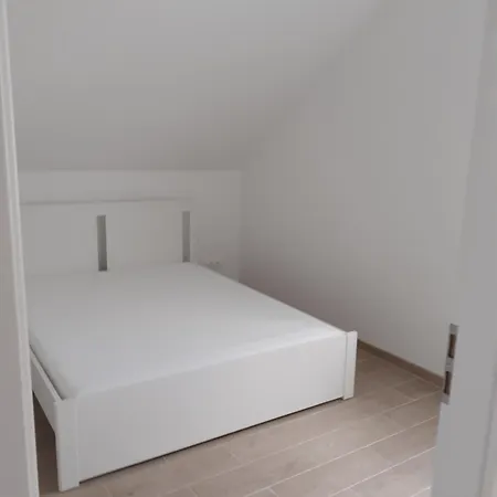 Akali Marina - Privat Pool Apartment